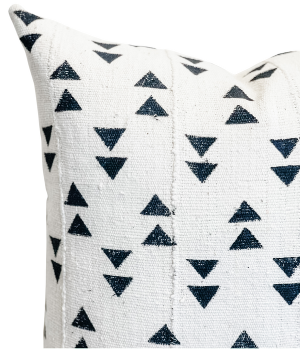 Black Triangles on White Mudcloth Pillow Cover - Krinto.com