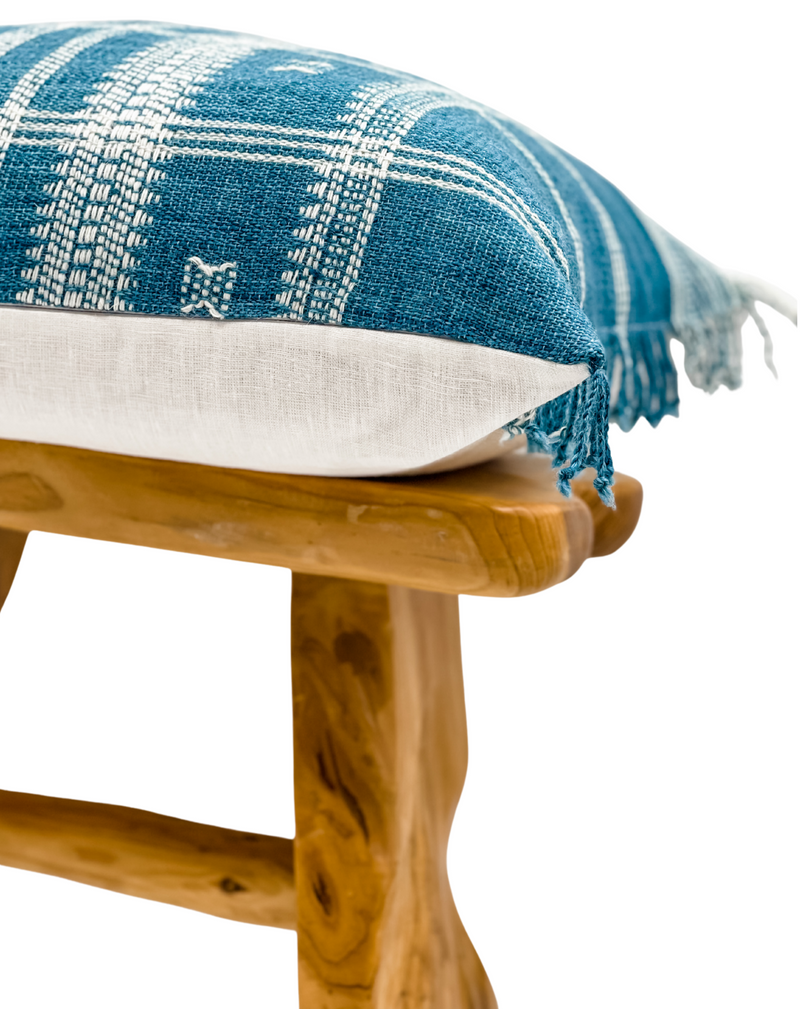 BLUE AND WHITE VINTAGE INDIAN WOOL PILLOW COVER - Krinto.com